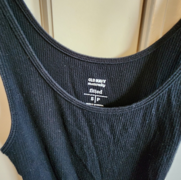 Old Navy Maternity Fitted Tank Top Size Small - Picture 2 of 3